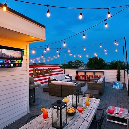 Holiday home Rooftop Deck & Shuffleboard Bbq Near Downtown Nashville