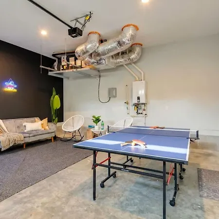 Holiday home Rooftop Views Ping Pong Lounge Nashville