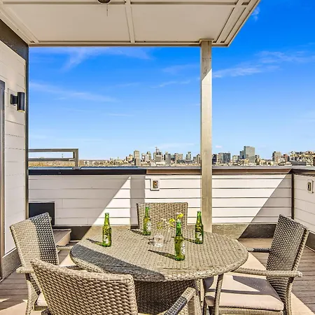 Spectacular Double Rooftop 7 Mins To Broadway