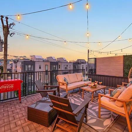 Brand New Views Karaoke Near Downtown Nashville