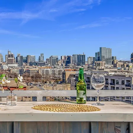 Spectacular Double Rooftop 7 Mins To Broadway Holiday home