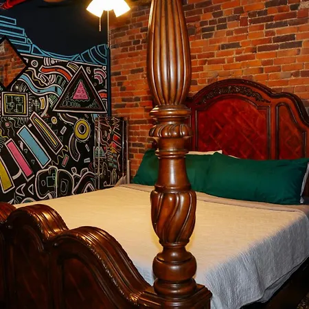 Broadway Penthouse 4br 3bth 2500 Sf * Nashville