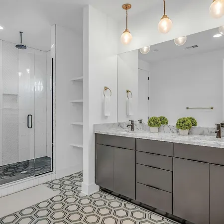Spectacular Double Rooftop 7 Mins To Broadway