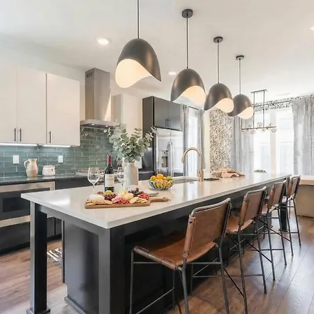 Luxe 4br With Fire Pit Grill And Views Holiday home
