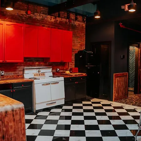 Broadway Penthouse 4br 3bth 2500 Sf *