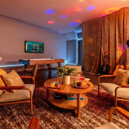Skyline Views With Double Rooftop Deck & Game *