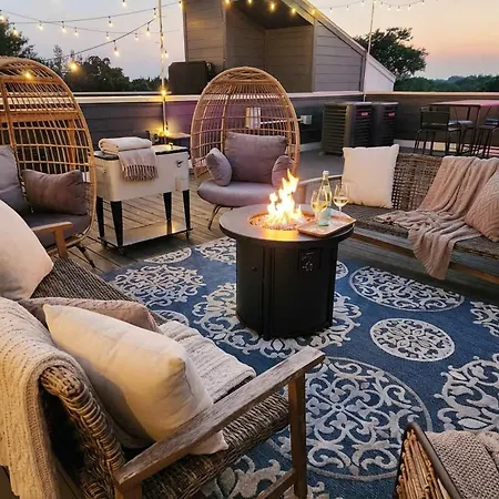 Rooftop Views Ping Pong Lounge * Nashville