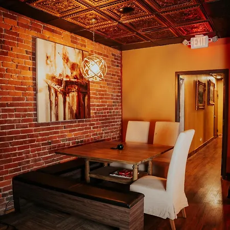 Broadway 4br 2bth 2500sf Art Gallery And Steam