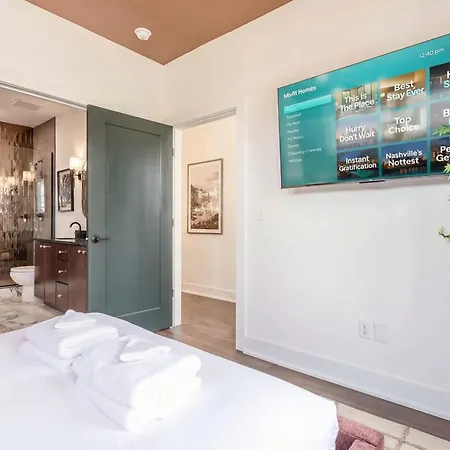 Luxe 4br Retreat With Rooftop Fire Pit & Garage * Nashville