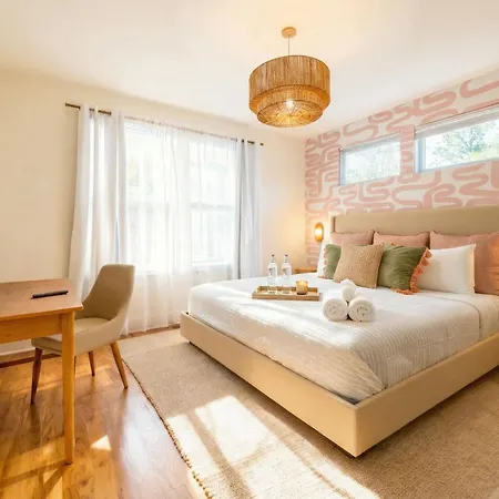 Skyline Views With Double Rooftop Deck & Game *
