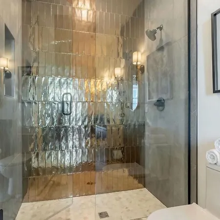 Luxe 4br With Fire Pit Grill And Views Holiday home