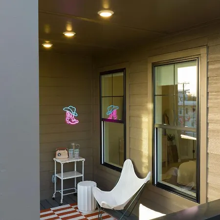 Stunning New Build In East Nash Minutes To Broadway The Stage By Avantstay Nashville