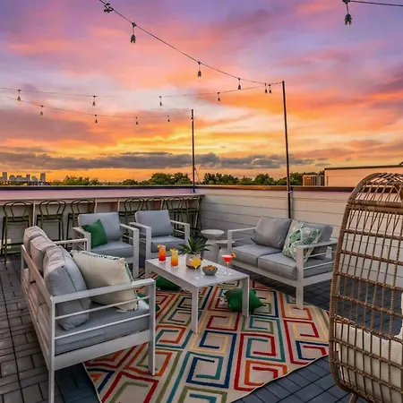 Holiday home Game & Rooftop Deck At Downtown Nashville