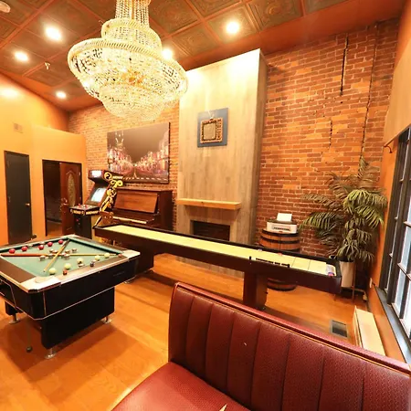 Broadway 4br 2bth 2500sf Art Gallery And Steam Nashville