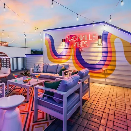 Game & Rooftop Deck At Downtown Holiday home