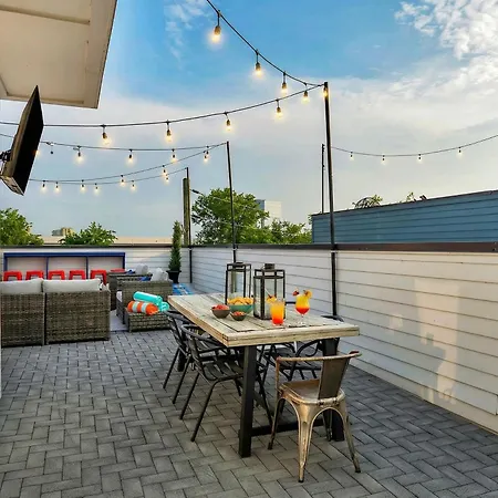 Rooftop Deck & Shuffleboard Bbq Near Downtown Holiday home Nashville