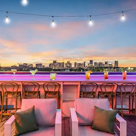 Game & Rooftop Deck At Downtown