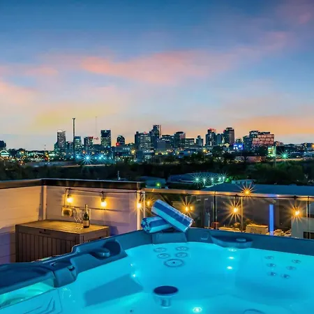 Holiday home Rooftop Hot Tub Views Pac-man Pool Table Nashville