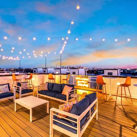 Holiday home Taylor Swift Inspired Hot Tub Rooftop Deck Views *