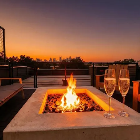 Holiday home Luxe 4br With Fire Pit Grill And Views Nashville