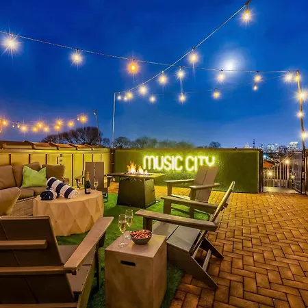 Skyline Views With Double Rooftop Deck & Game * Nashville
