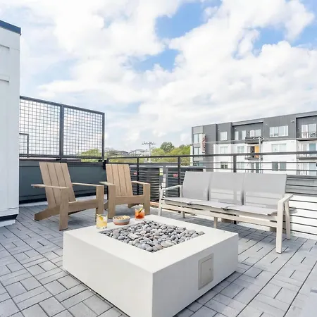 Luxe 4br Retreat With Rooftop Fire Pit & Garage Holiday home Nashville