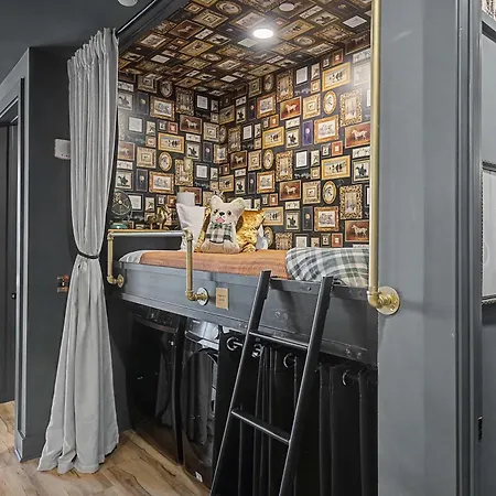 The Lounge Close To Broadway Nashville
