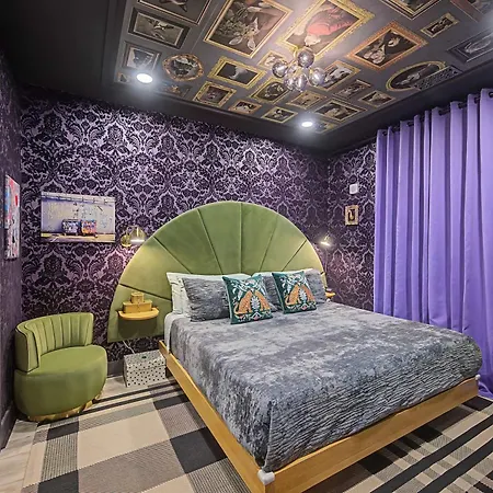 The Lounge Close To Broadway * Nashville