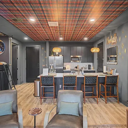 The Lounge Close To Broadway Nashville