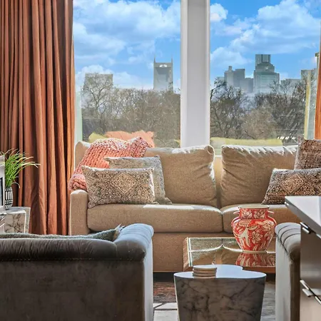 Nash Skyline Views Rooftop With Fire Pit Grill Holiday home *
