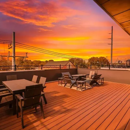 Scene In Chic East Nash 12 Min To Broadway Holiday home