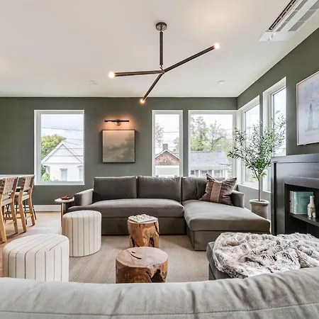 Holiday home The Elmwood & Ashford - 8br Weho Rooftops