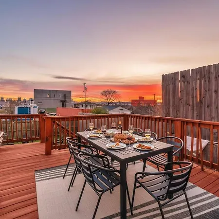 Game Balcony Backyard Near Downtown Nash *