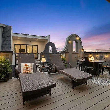 Holiday home 2 Side By Side Units Roof Decks Karaoke Murals Nashville