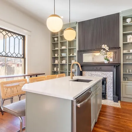 Notes Of Southern Charm - Walkable To Food & Shops Holiday home