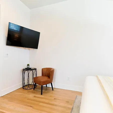 Holiday home Modern Retreat 4 Bedroom 3 5 Ba Walk To East Nash Gems Nashville