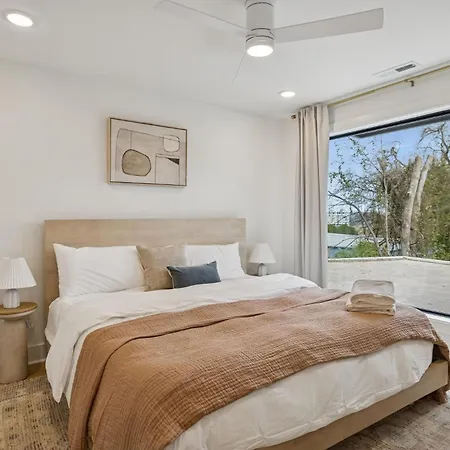 Chic Nash Townhouse Rooftop Patio And Views * Nashville
