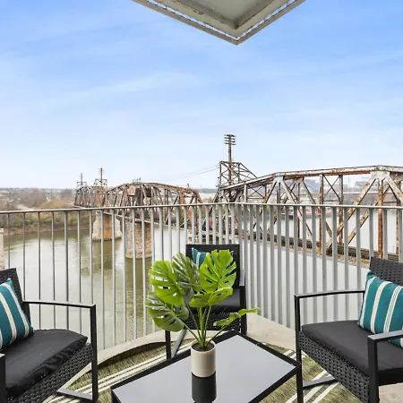 Riverfront Luxury - Walk To Downtown Broadway, Private Patio Nashville