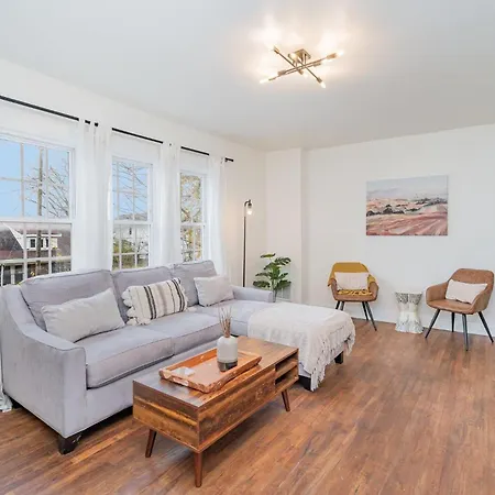Chroma - 2 Units - Mins To Broadway & Germantown Nashville