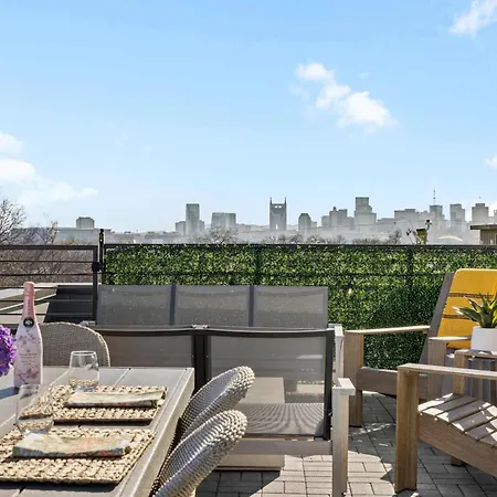 Holiday home Nash Skyline Views Rooftop With Fire Pit Grill Nashville