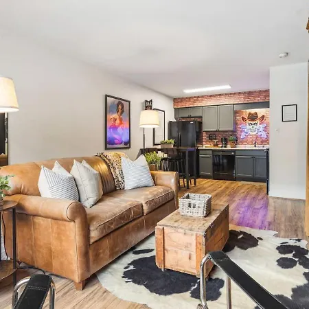 Cozy By Music Row, Walk To Restaurants And Bars Holiday home Nashville