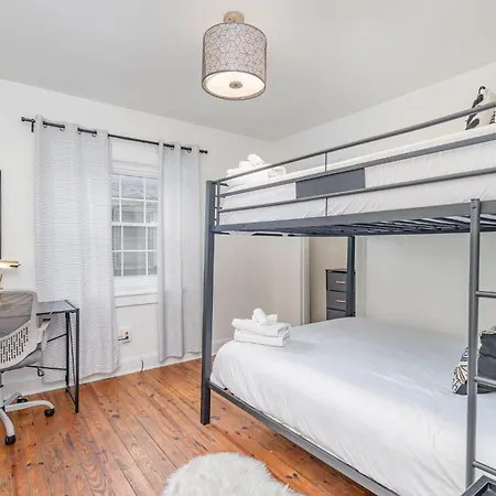 - 2 Units - Minutes To Broadway & Germantown
