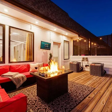 Private With Rooftop Game Near Downtown