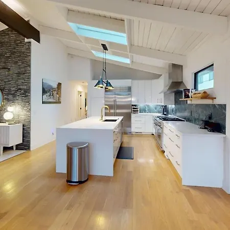 Luxury House Downtown With Private Heated Pool