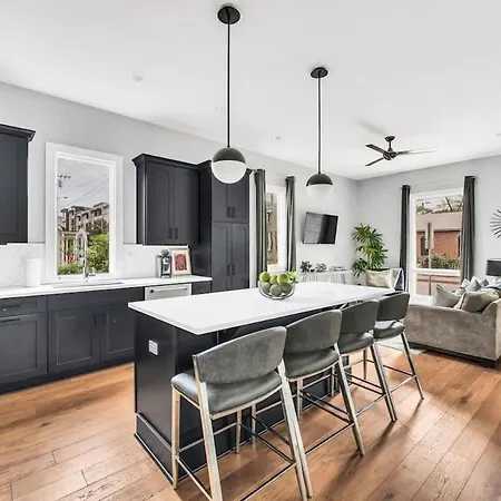 Luxury Close Broadway With Garage And Fire Pit Holiday home *