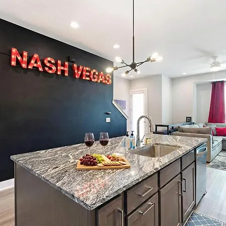 Holiday home Private With Rooftop Game Near Downtown *
