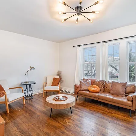 - 2 Units - Minutes To Broadway & Germantown *