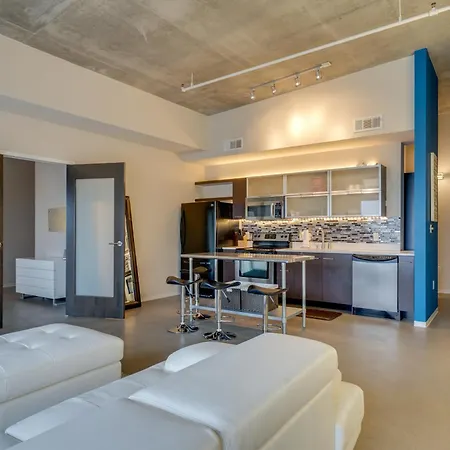 Floor Living 1br 30 Day Min With Rooftop Deck Nashville