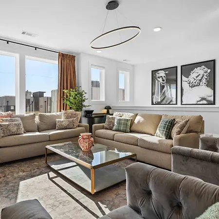 Nash Skyline Views Rooftop With Fire Pit Grill Holiday home