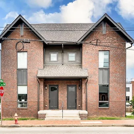 Luxury Close Broadway With Garage And Fire Pit Holiday home